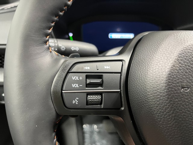 Honda CR-V Hybrid Vehicle Full-screen Gallery Image 18