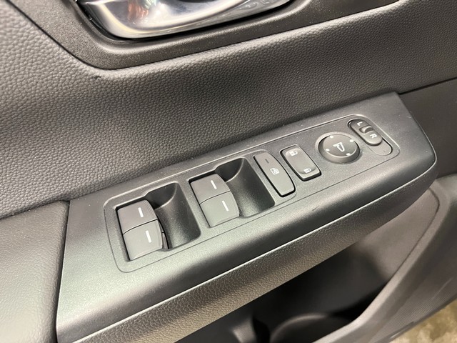 Honda CR-V Hybrid Vehicle Full-screen Gallery Image 15