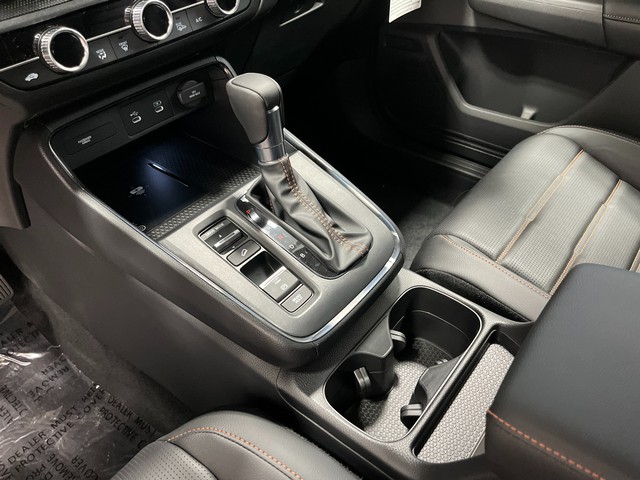 Honda CR-V Hybrid Vehicle Full-screen Gallery Image 23