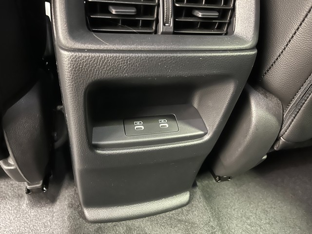 Honda CR-V Hybrid Vehicle Full-screen Gallery Image 26