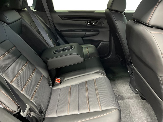 Honda CR-V Hybrid Vehicle Full-screen Gallery Image 28