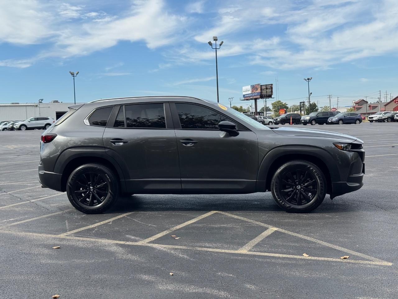 Mazda CX-50 Vehicle Full-screen Gallery Image 02