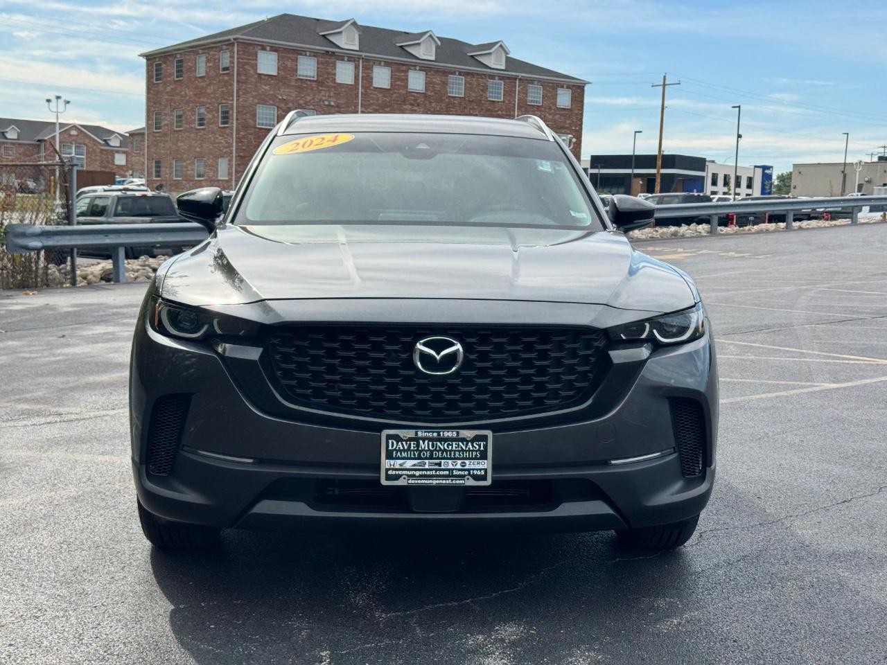 Mazda CX-50 Vehicle Full-screen Gallery Image 09