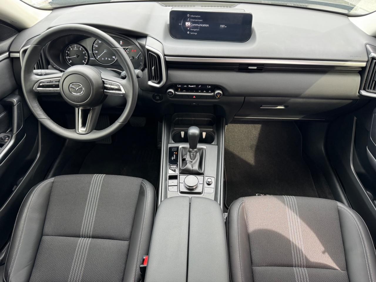 Mazda CX-50 Vehicle Full-screen Gallery Image 11