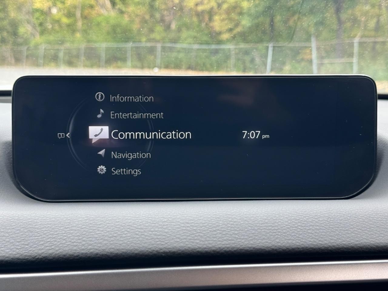 Mazda CX-50 Vehicle Full-screen Gallery Image 13