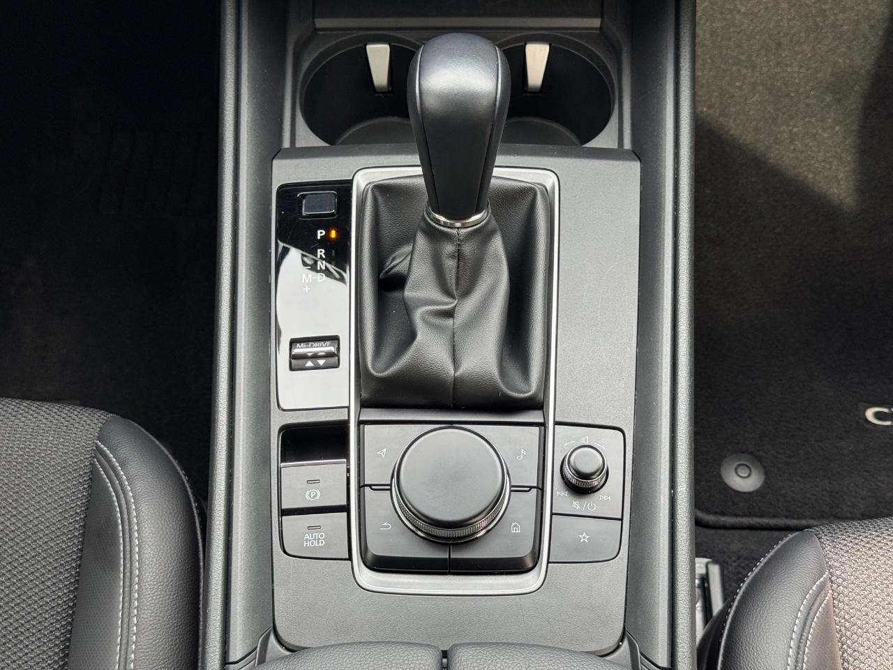 Mazda CX-50 Vehicle Full-screen Gallery Image 15