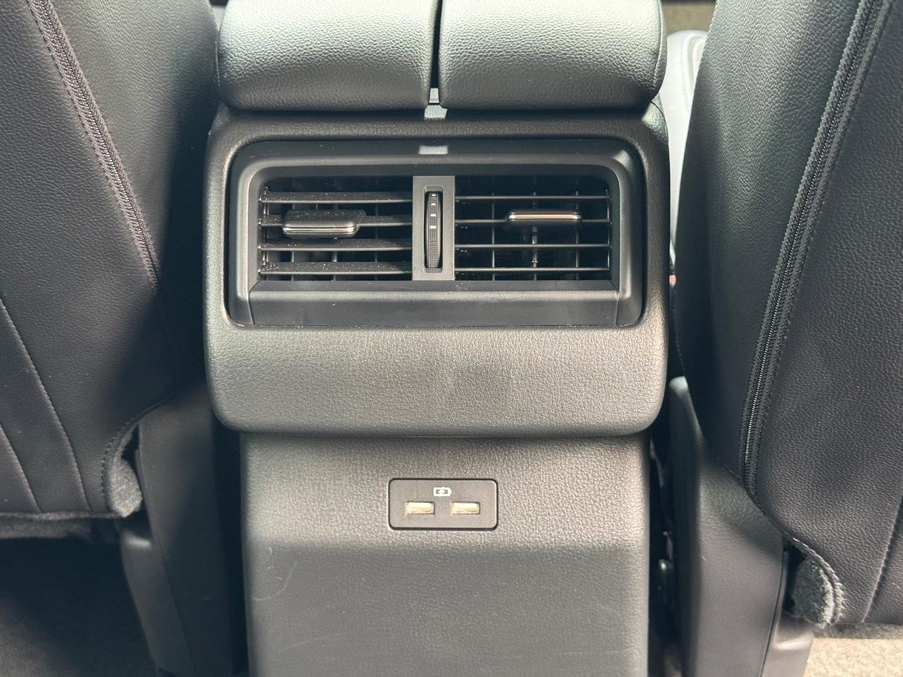 Mazda CX-50 Vehicle Full-screen Gallery Image 16