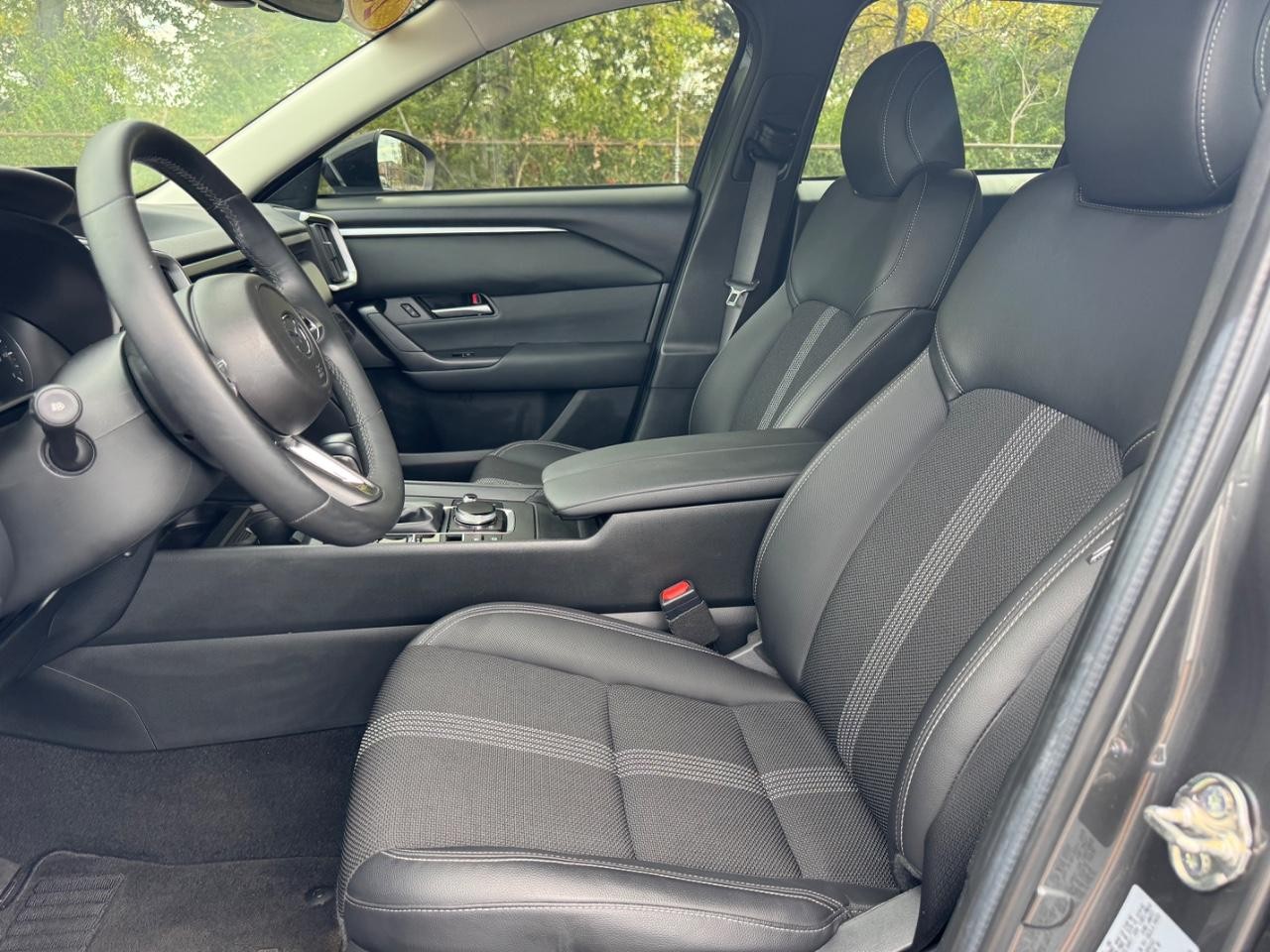 Mazda CX-50 Vehicle Full-screen Gallery Image 18