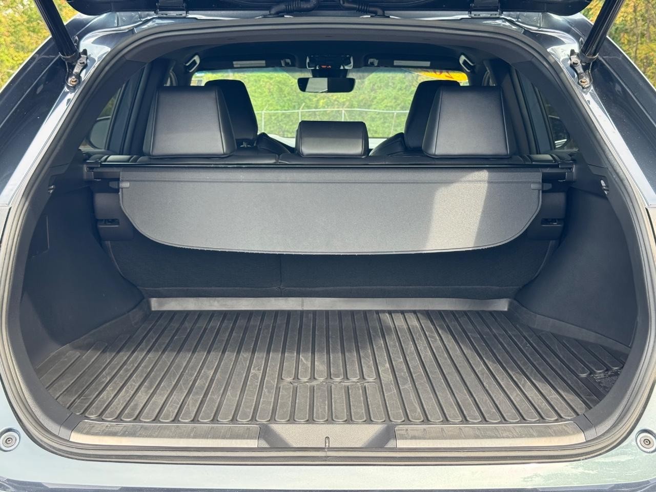 Toyota Venza Vehicle Full-screen Gallery Image 04