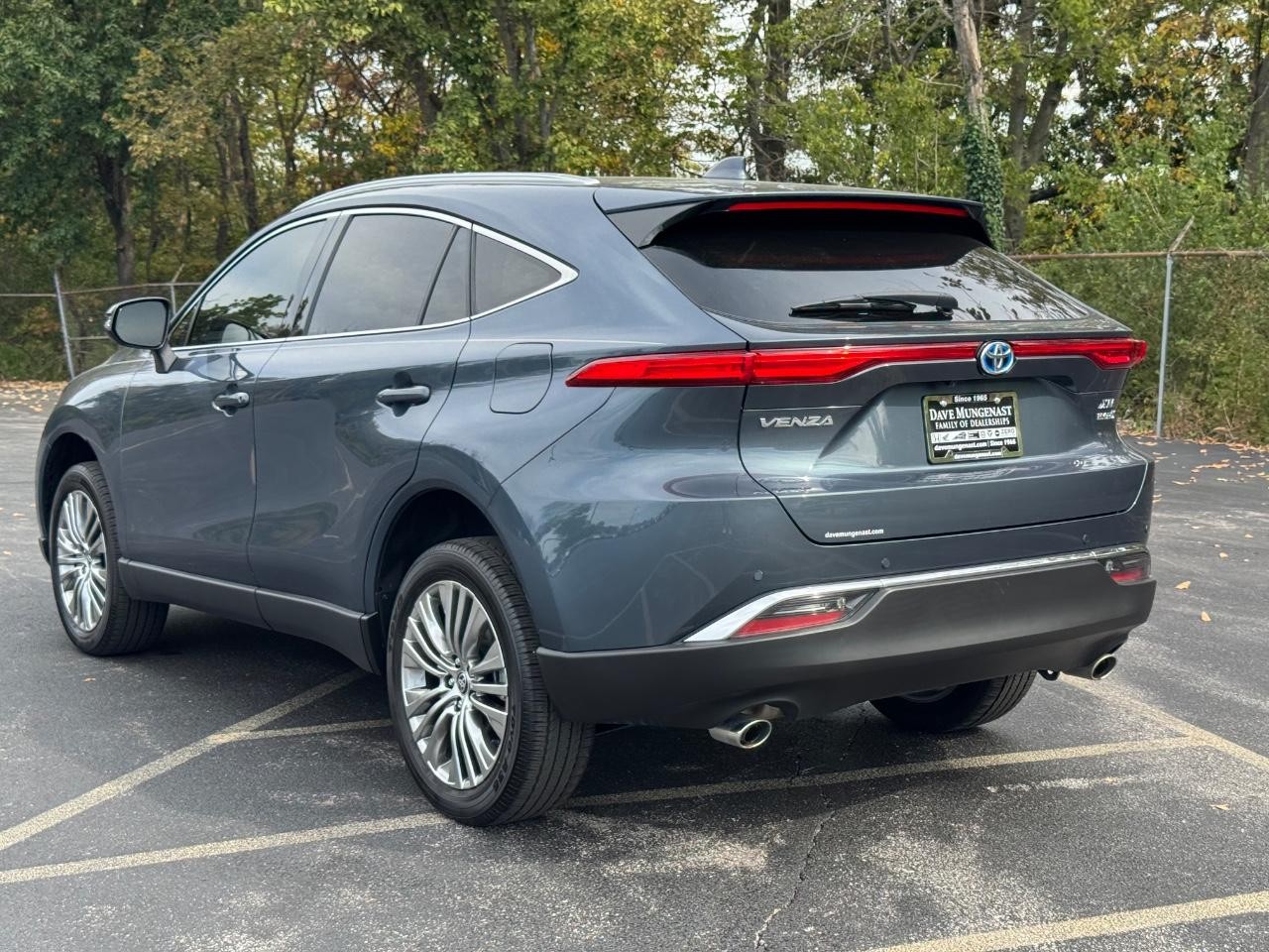 Toyota Venza Vehicle Full-screen Gallery Image 06