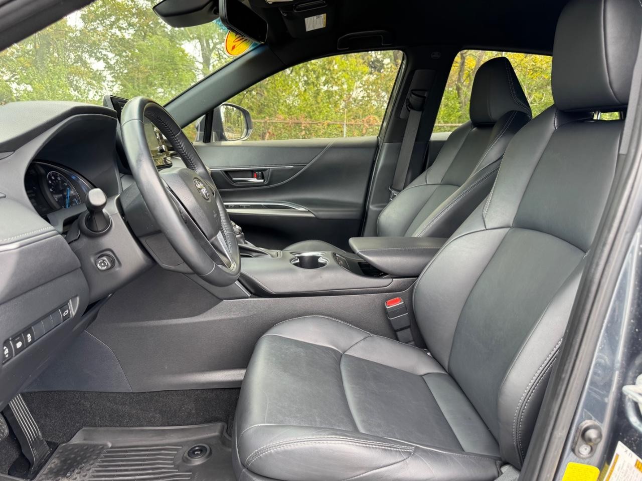 Toyota Venza Vehicle Full-screen Gallery Image 19