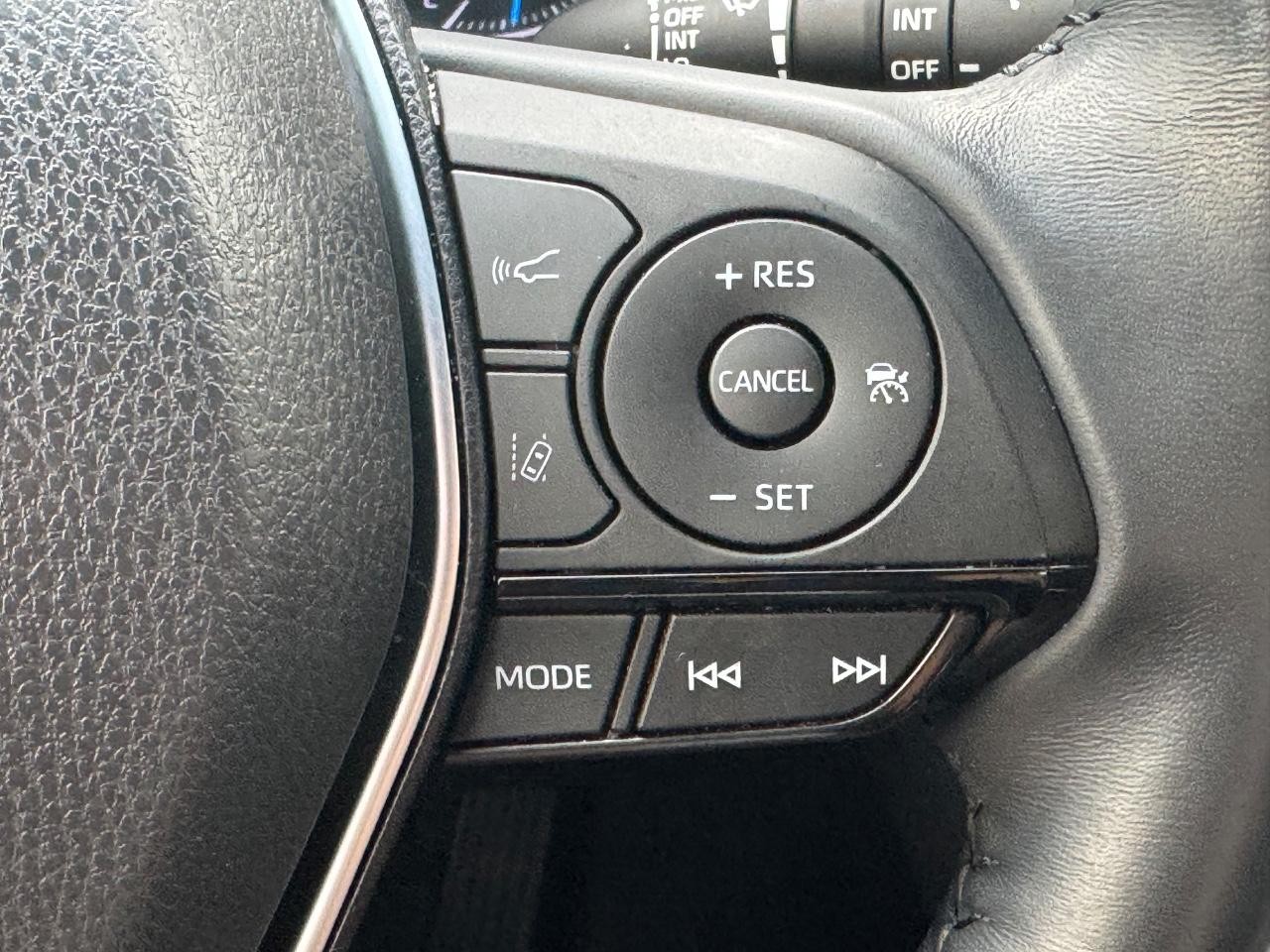 Toyota Venza Vehicle Full-screen Gallery Image 22