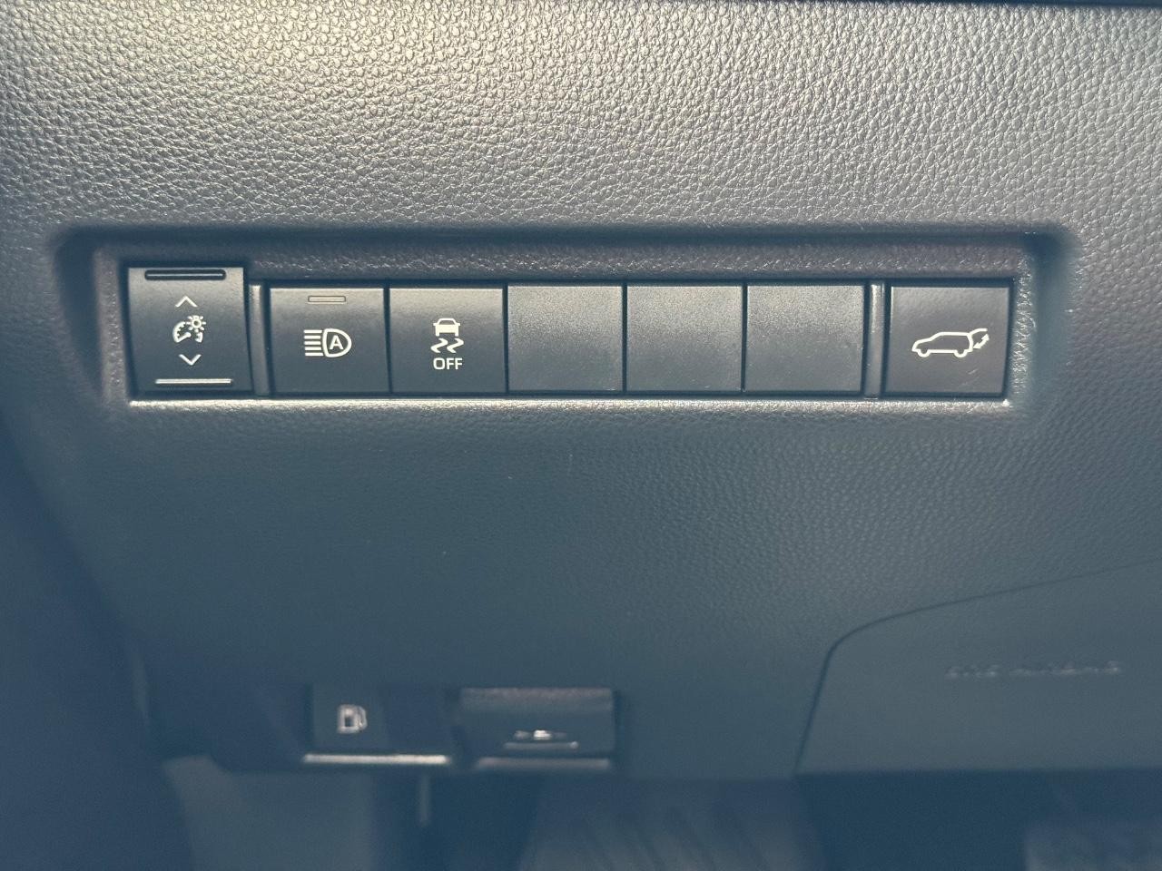 Toyota Venza Vehicle Full-screen Gallery Image 23