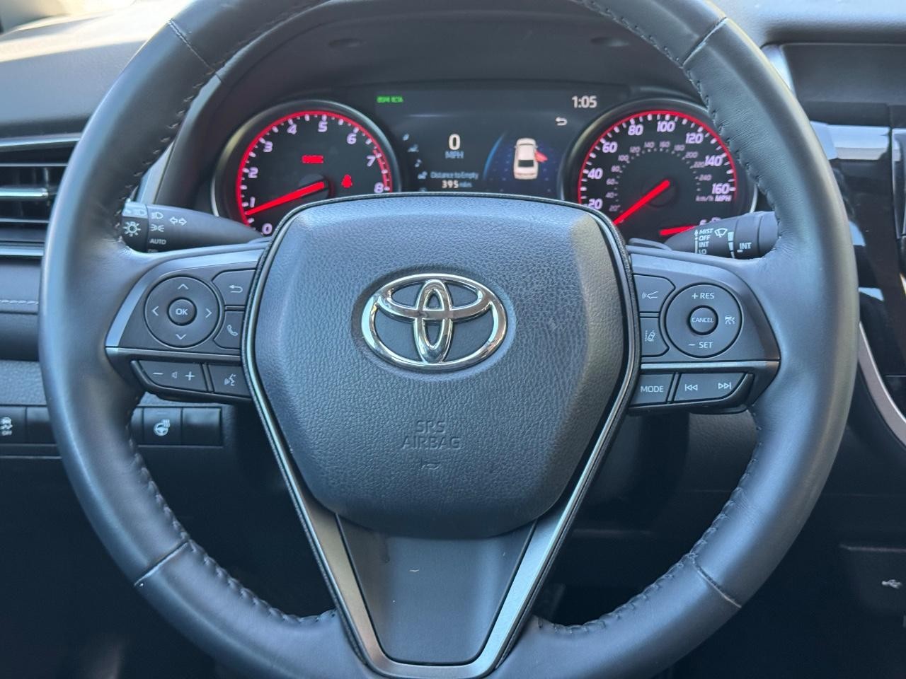 Toyota Camry Vehicle Full-screen Gallery Image 12