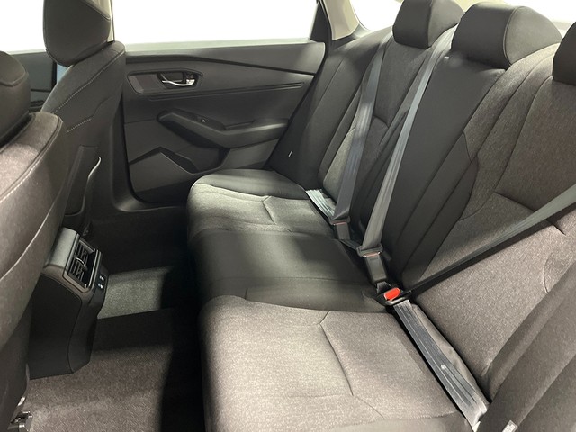 Honda Accord Sedan Vehicle Full-screen Gallery Image 23