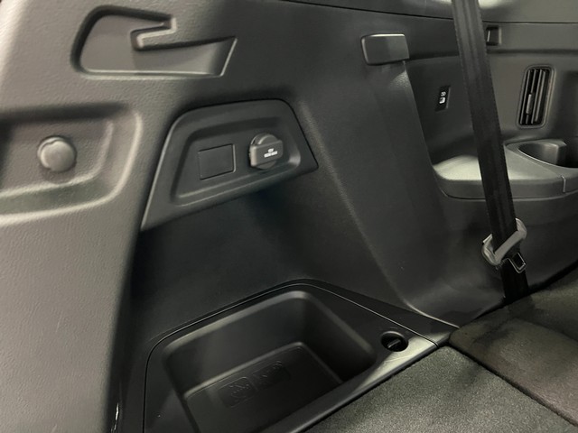 Honda Pilot Vehicle Full-screen Gallery Image 31