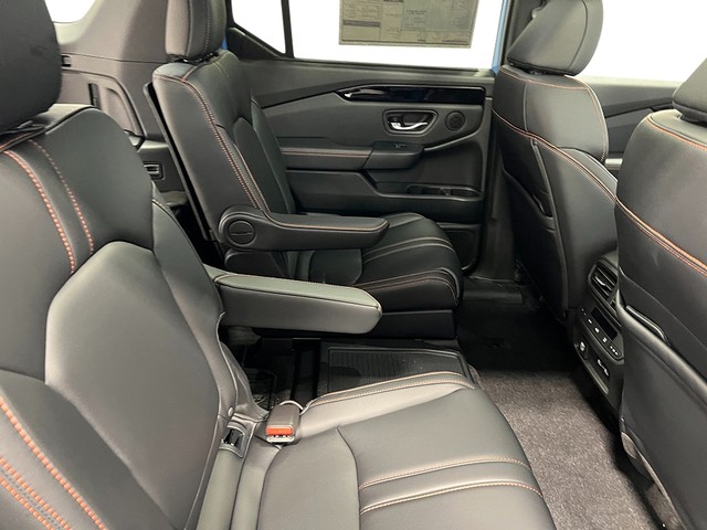 Honda Pilot Vehicle Full-screen Gallery Image 36