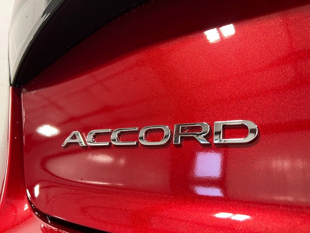 Honda Accord Hybrid Vehicle Full-screen Gallery Image 05