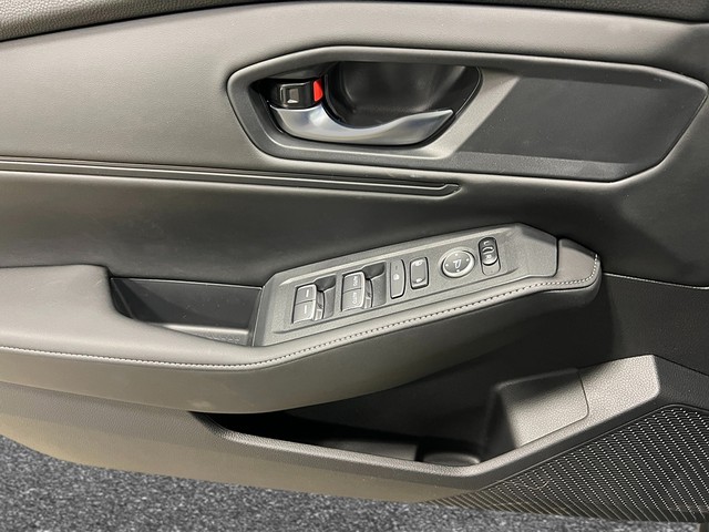 Honda Accord Hybrid Vehicle Full-screen Gallery Image 15