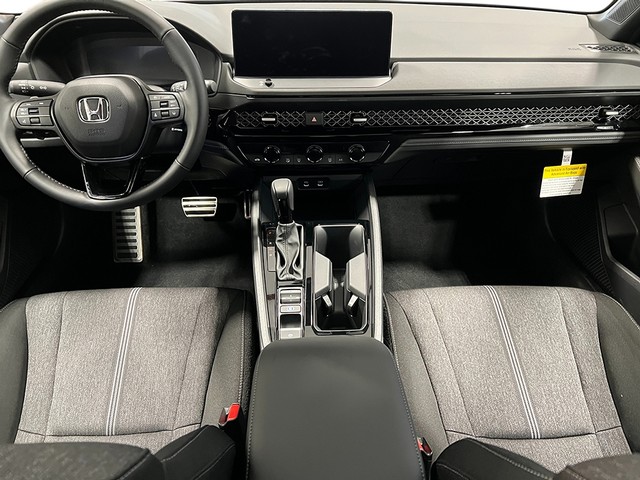 Honda Accord Hybrid Vehicle Full-screen Gallery Image 18