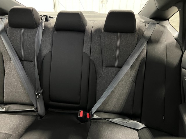 Honda Accord Hybrid Vehicle Full-screen Gallery Image 26