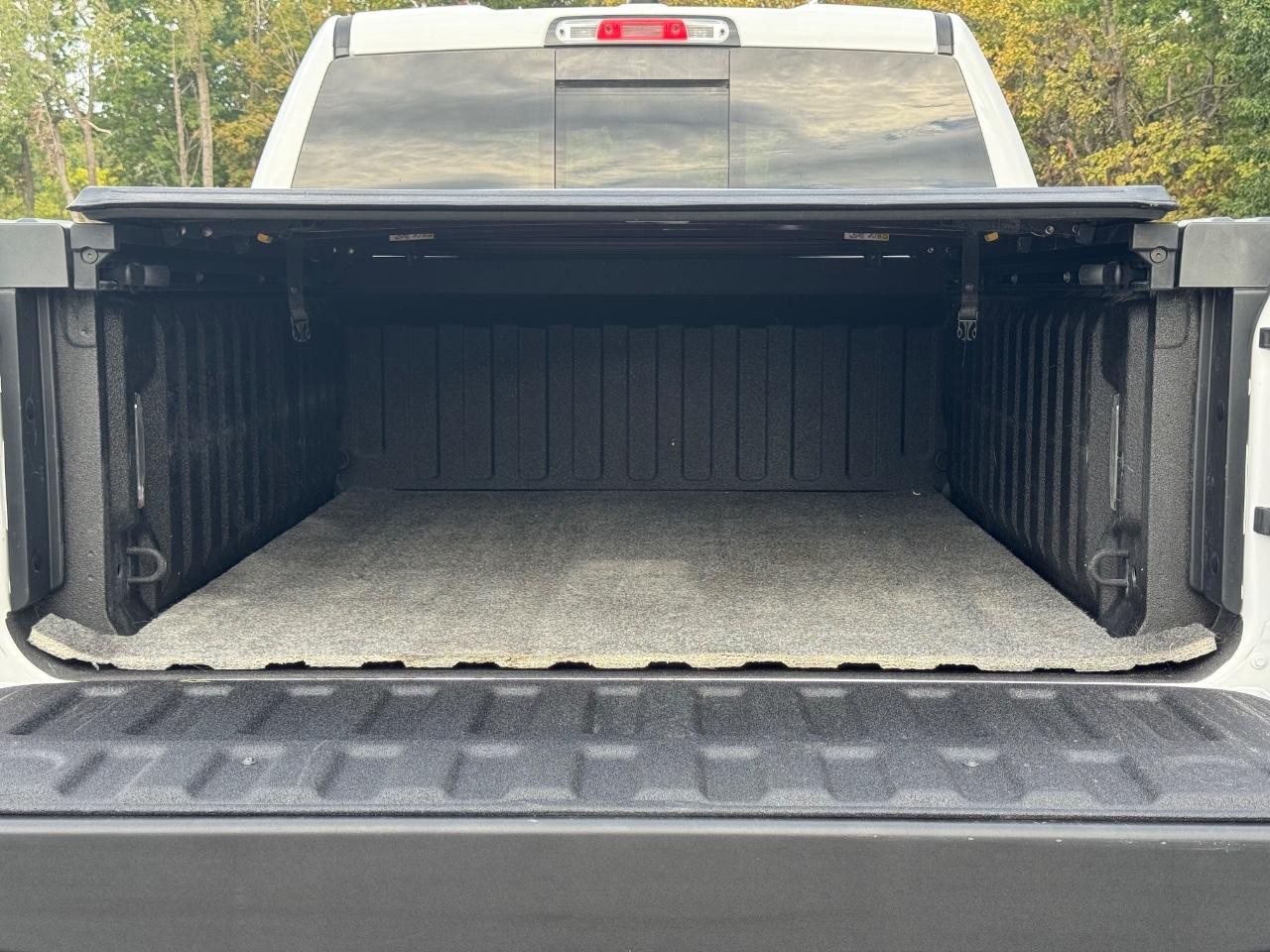 Ram 1500 Vehicle Full-screen Gallery Image 04