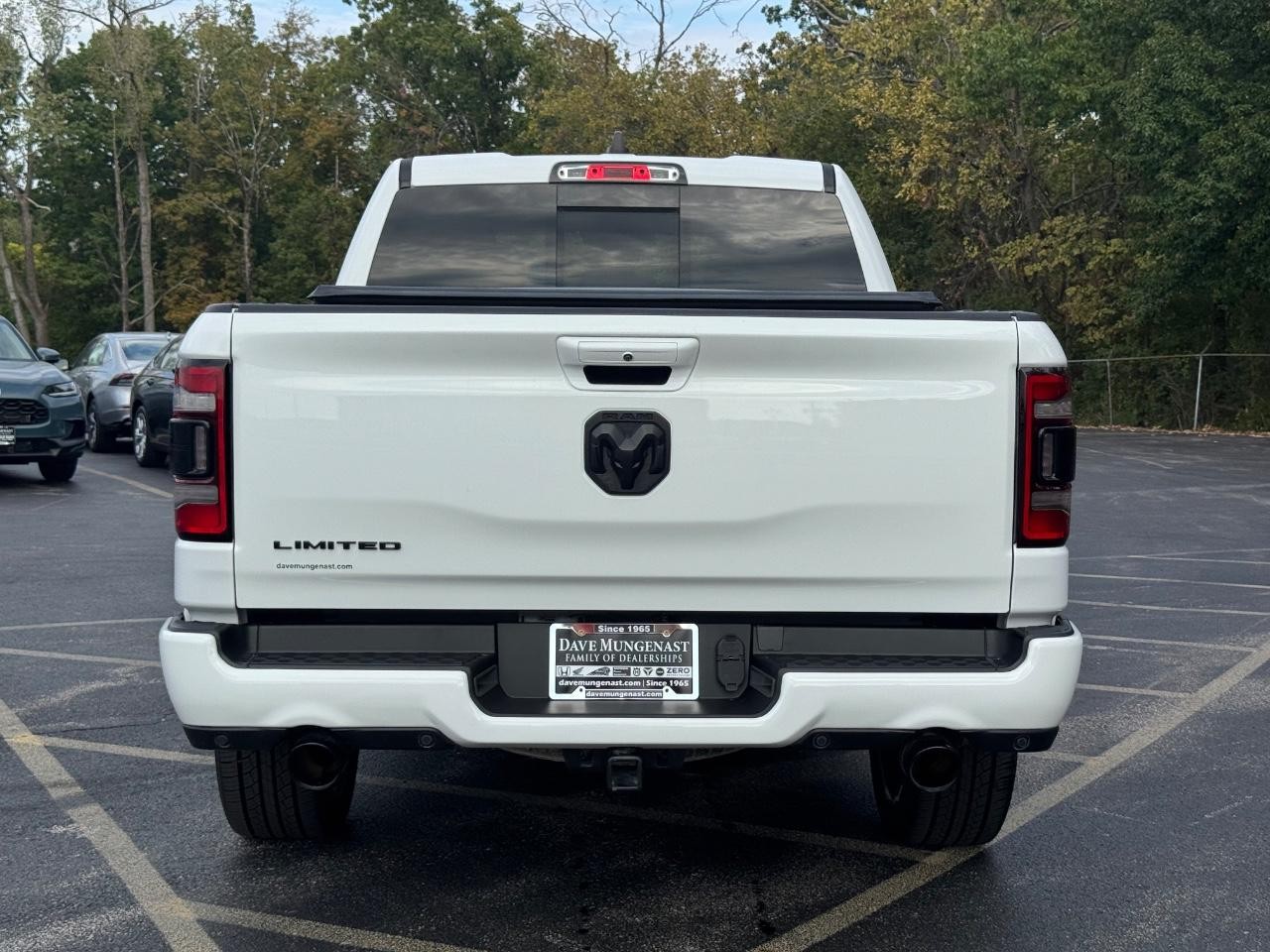 Ram 1500 Vehicle Full-screen Gallery Image 05