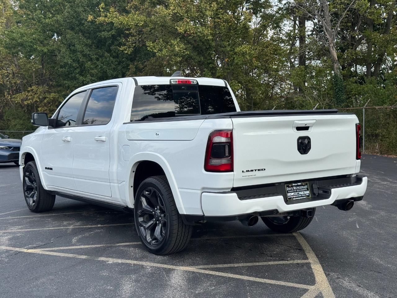 Ram 1500 Vehicle Full-screen Gallery Image 06