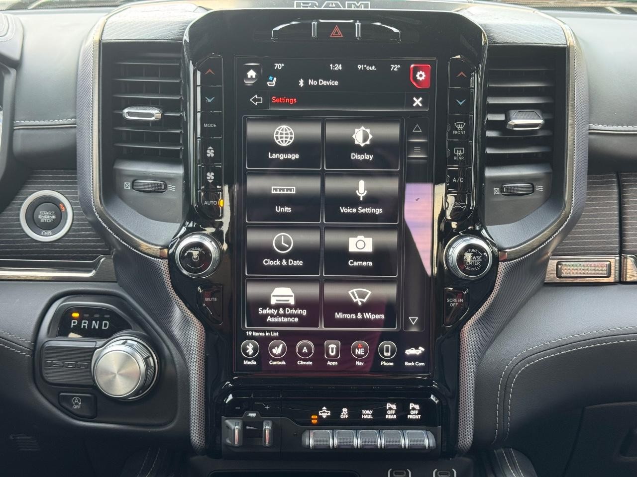 Ram 1500 Vehicle Full-screen Gallery Image 13