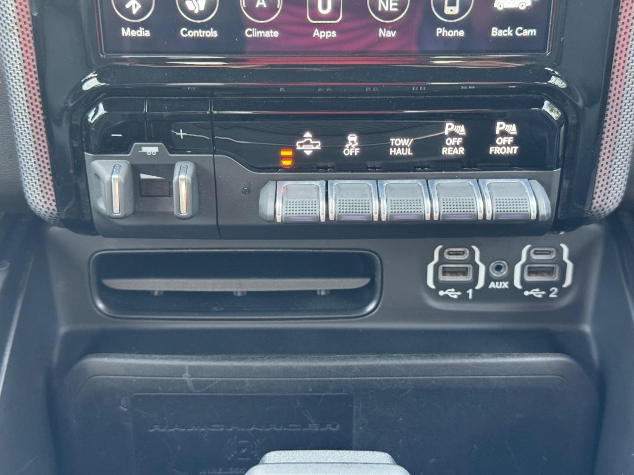 Ram 1500 Vehicle Full-screen Gallery Image 15