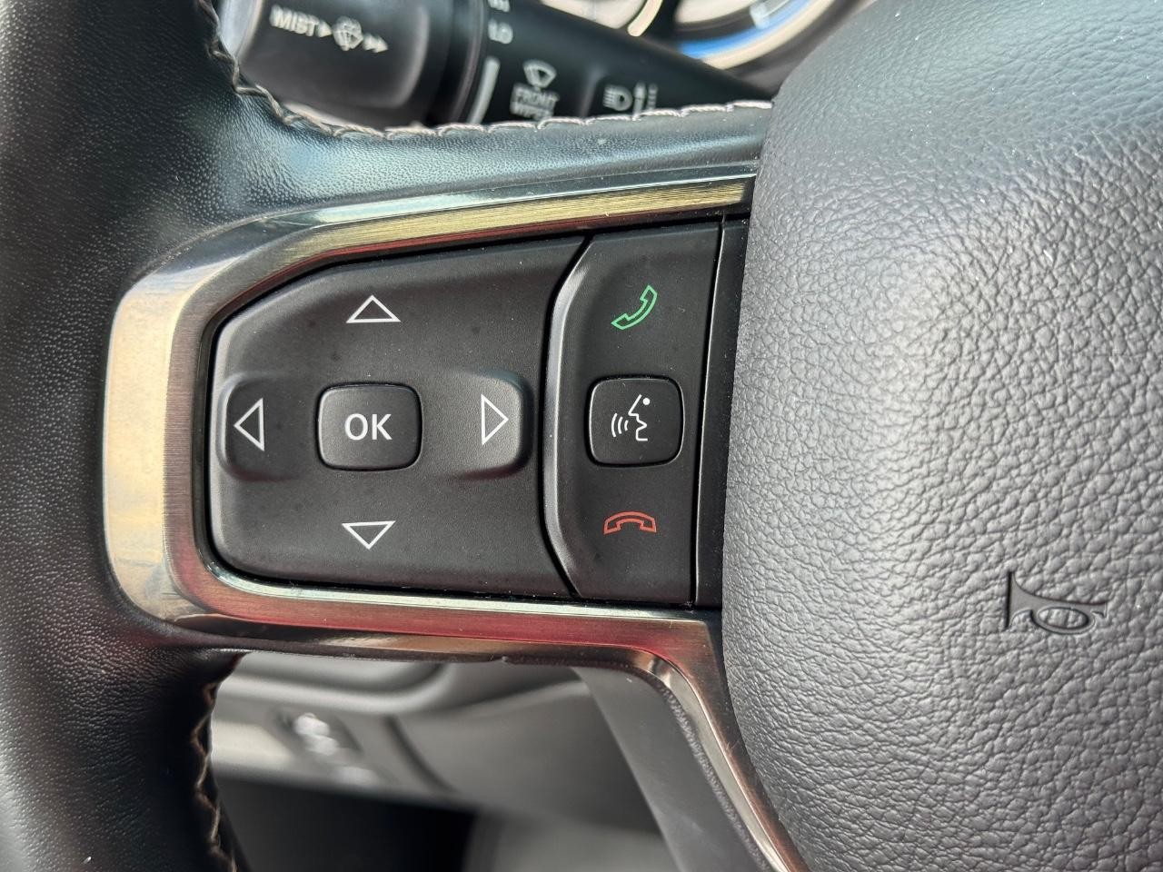 Ram 1500 Vehicle Full-screen Gallery Image 21