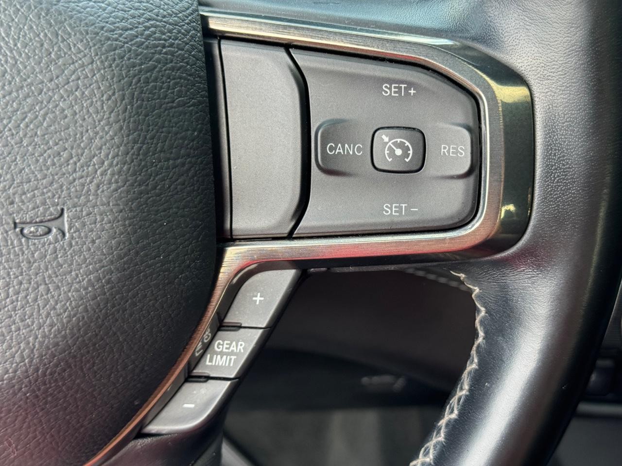 Ram 1500 Vehicle Full-screen Gallery Image 22