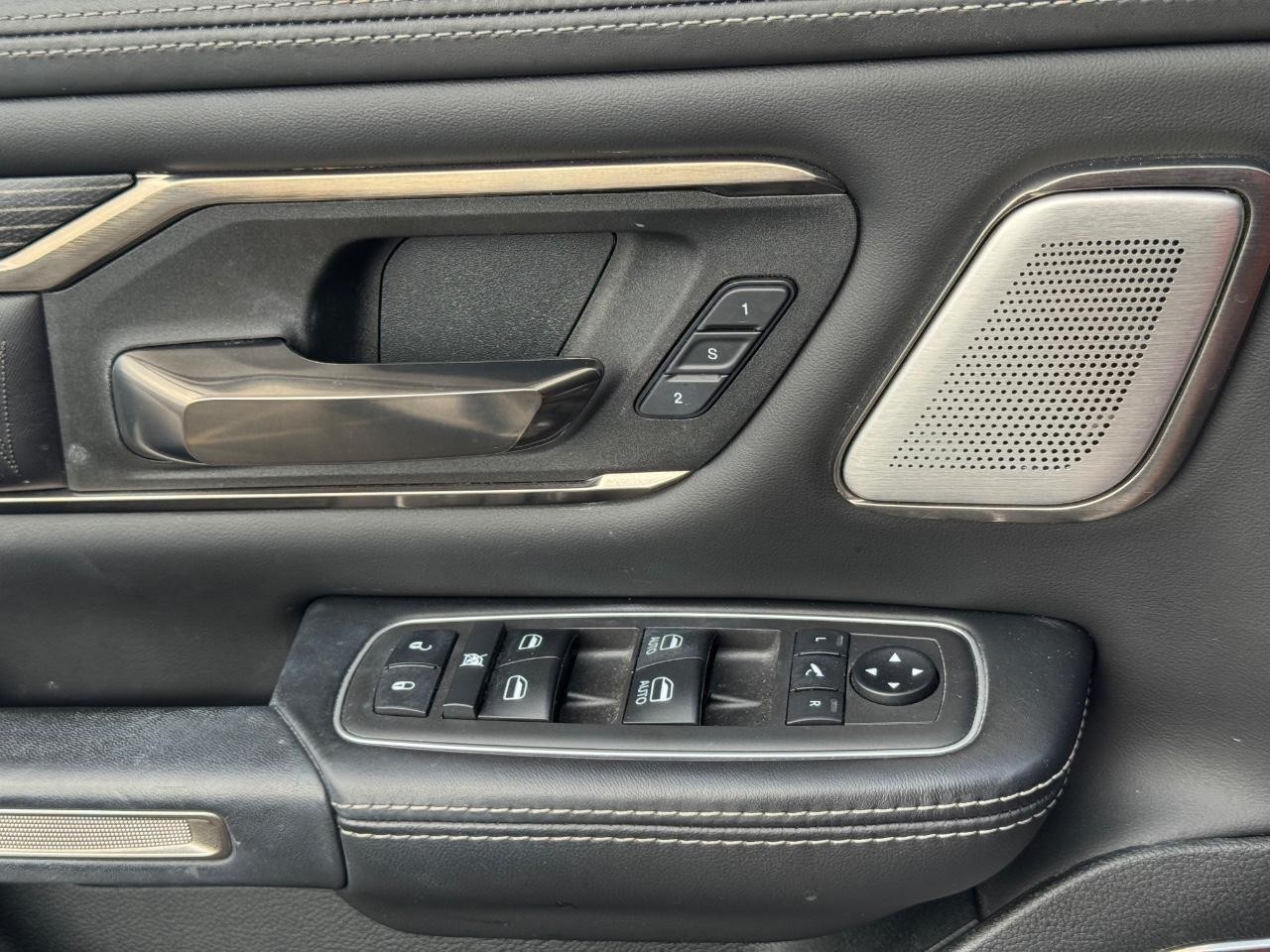 Ram 1500 Vehicle Full-screen Gallery Image 26