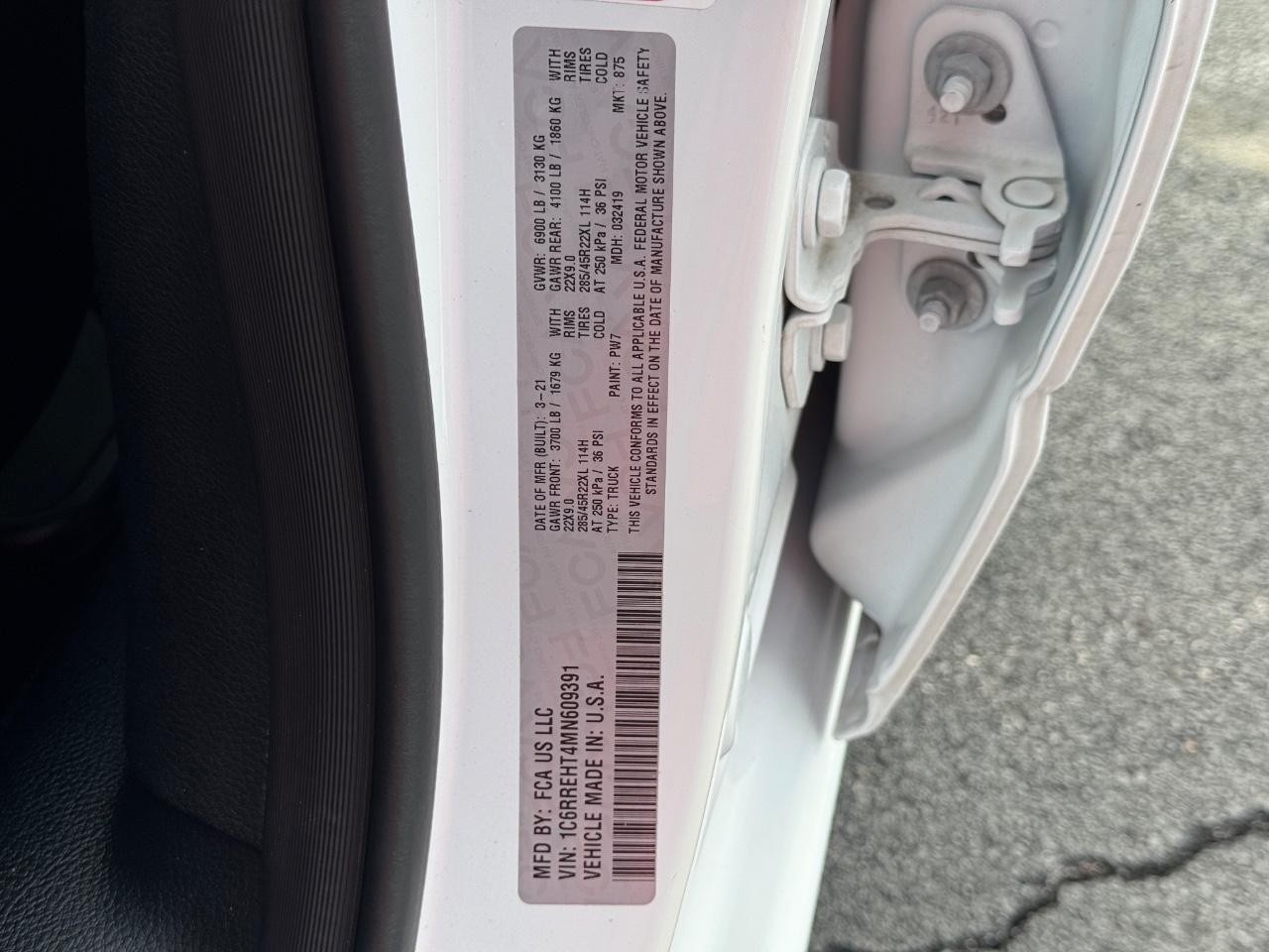 Ram 1500 Vehicle Full-screen Gallery Image 28