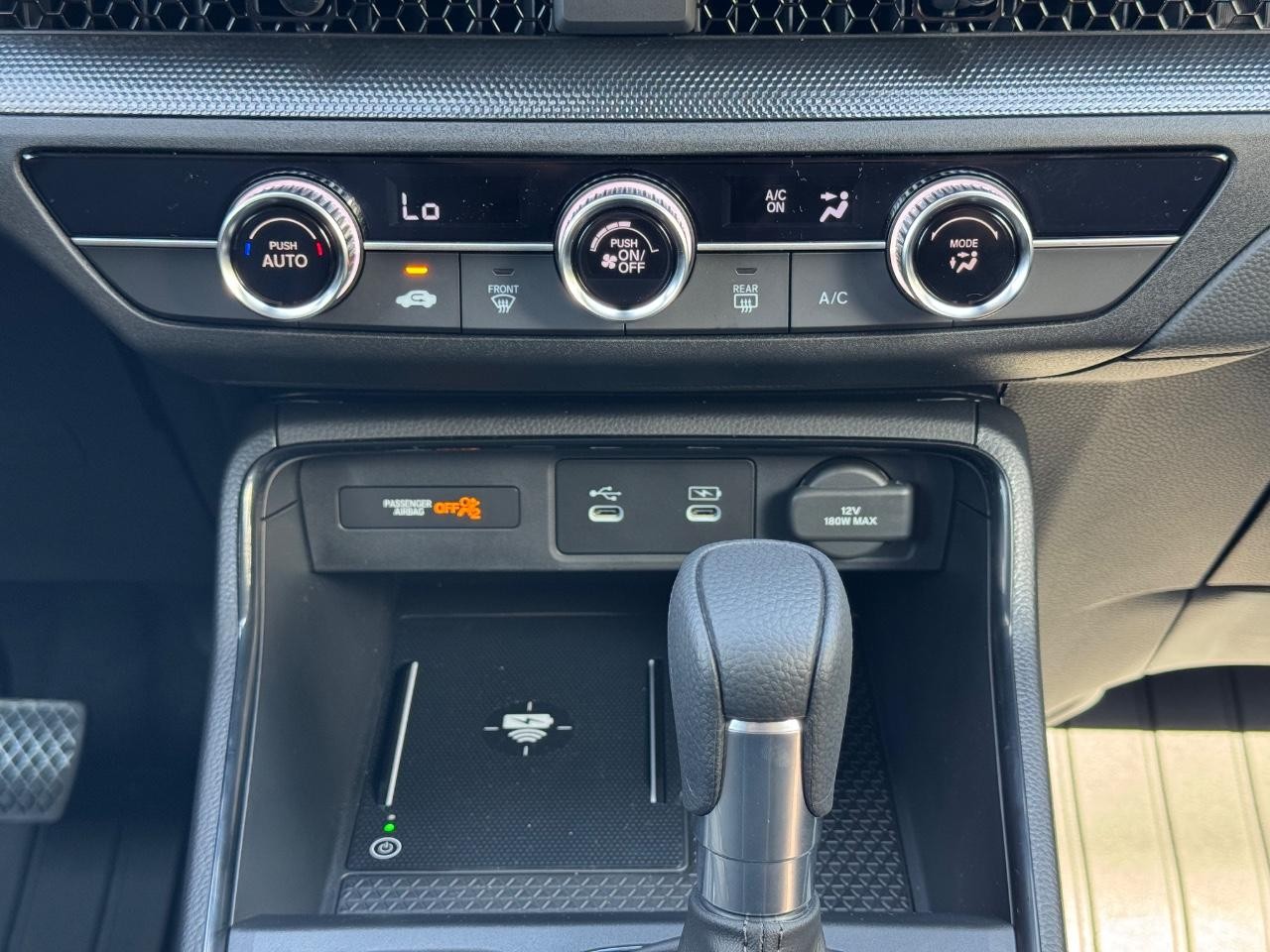 Honda CR-V Vehicle Full-screen Gallery Image 14