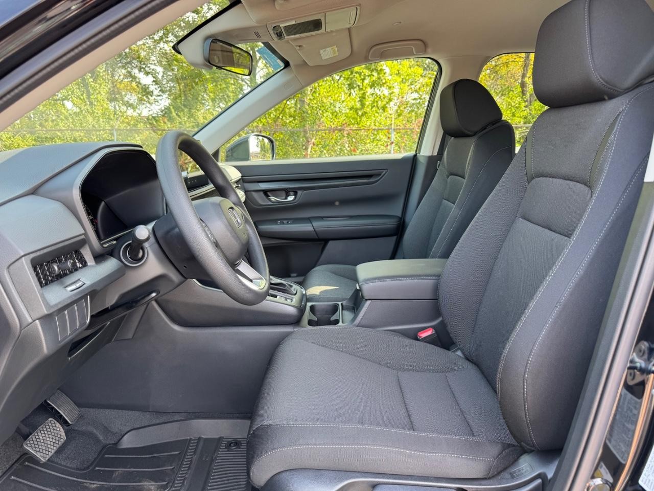 Honda CR-V Vehicle Full-screen Gallery Image 18