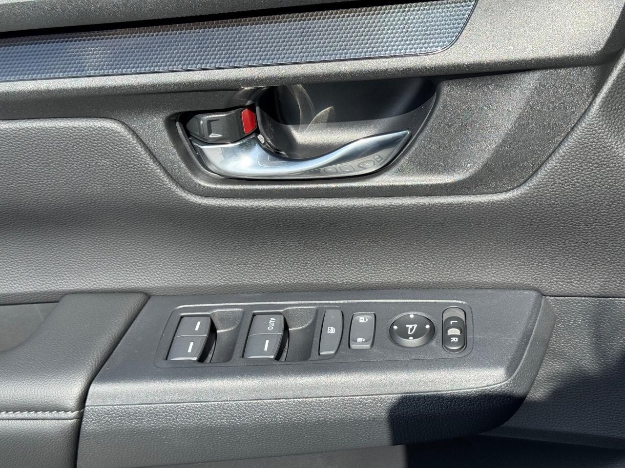 Honda CR-V Vehicle Full-screen Gallery Image 23