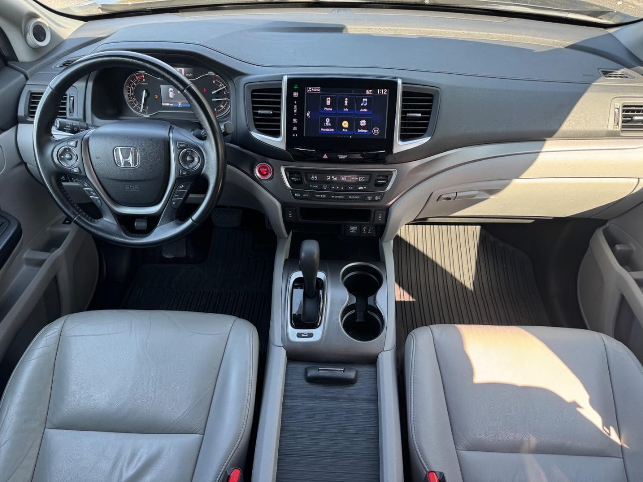 Honda Pilot Vehicle Full-screen Gallery Image 11