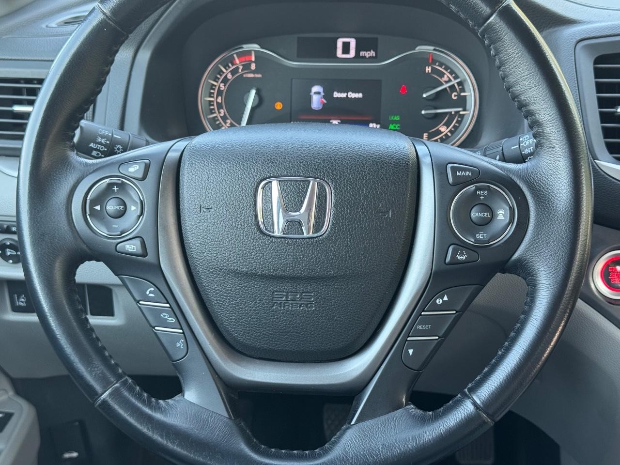 Honda Pilot Vehicle Full-screen Gallery Image 12