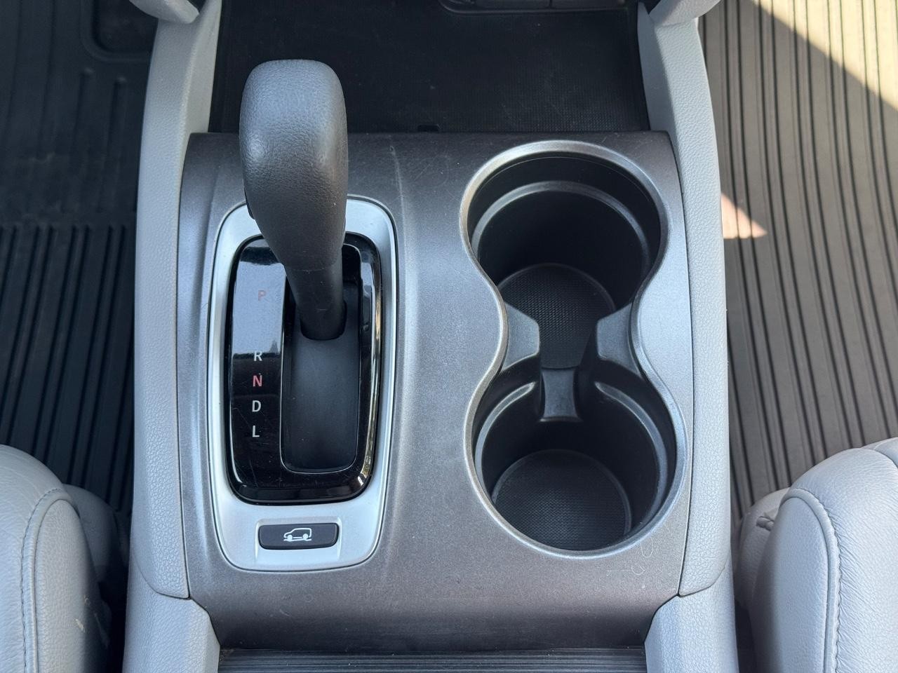 Honda Pilot Vehicle Full-screen Gallery Image 15