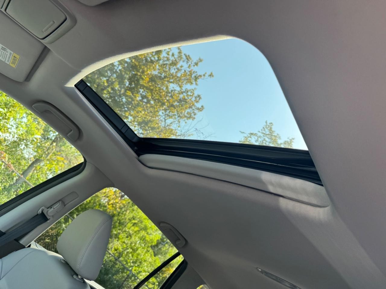 Honda Pilot Vehicle Full-screen Gallery Image 19