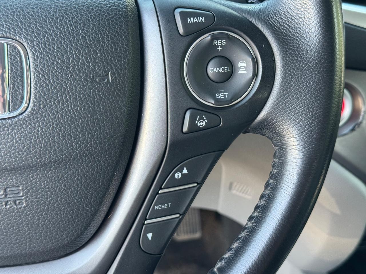 Honda Pilot Vehicle Full-screen Gallery Image 22