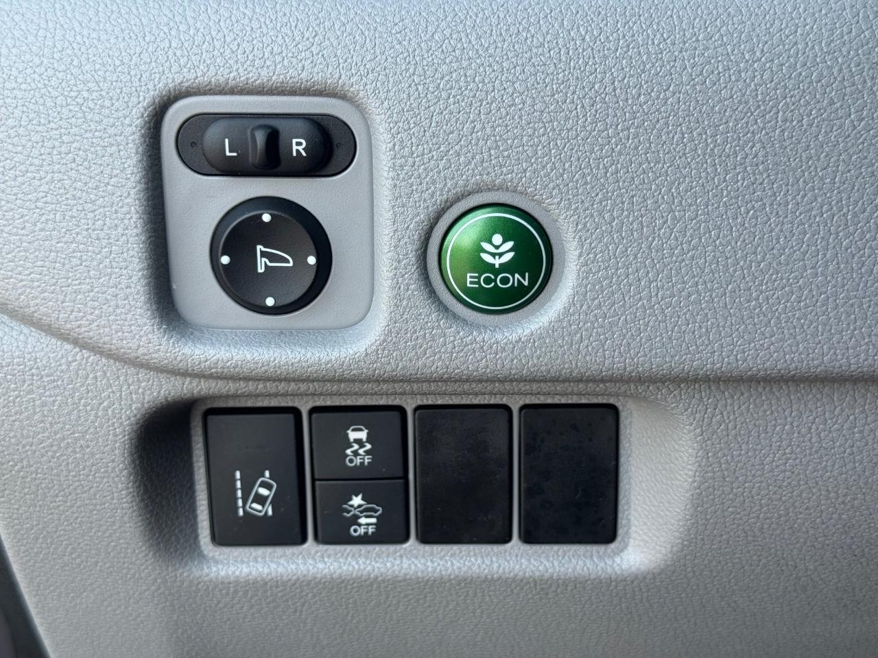 Honda Pilot Vehicle Full-screen Gallery Image 23