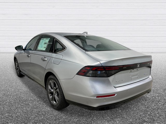 Honda Accord Hybrid Vehicle Full-screen Gallery Image 03