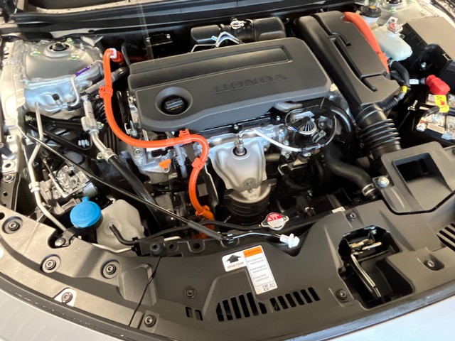 Honda Accord Hybrid Vehicle Full-screen Gallery Image 12