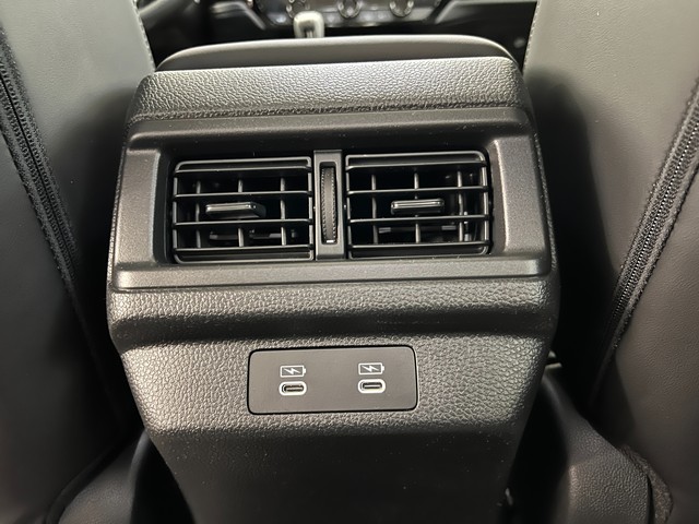 Honda Accord Hybrid Vehicle Full-screen Gallery Image 30