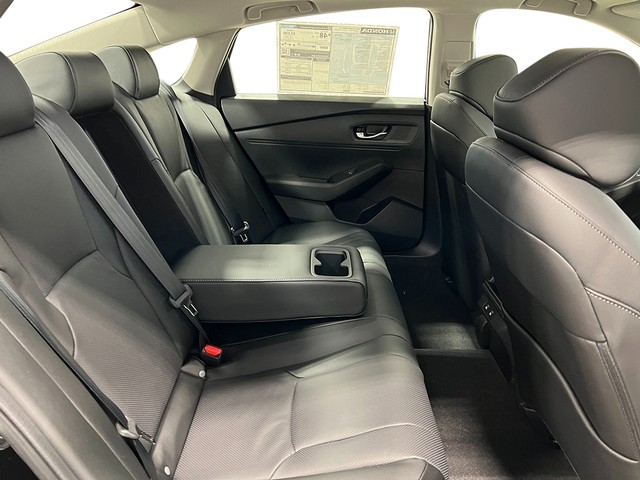 Honda Accord Hybrid Vehicle Full-screen Gallery Image 31