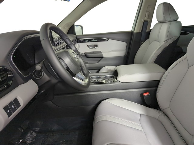 Honda Pilot Vehicle Full-screen Gallery Image 10