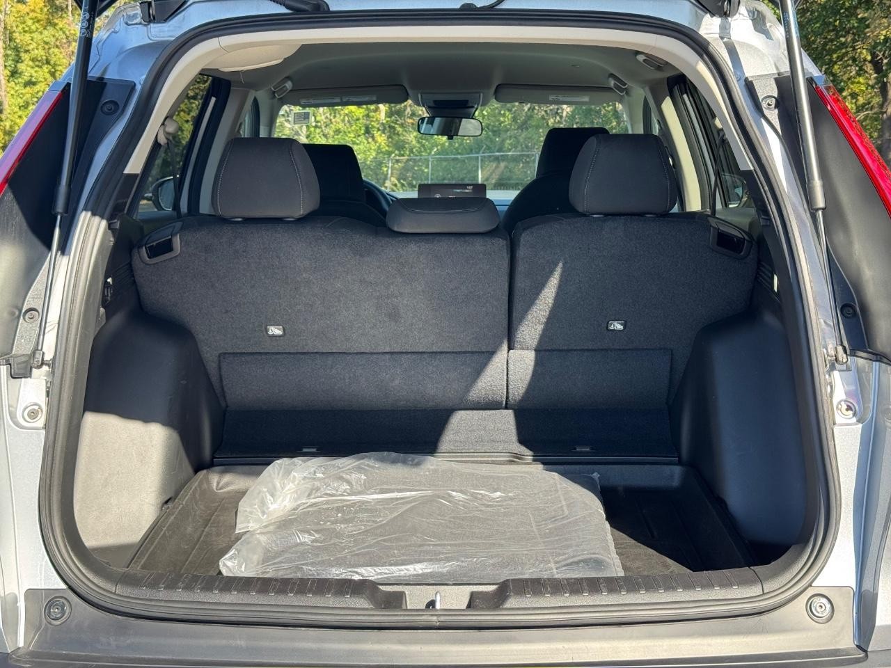 Honda CR-V Vehicle Full-screen Gallery Image 04