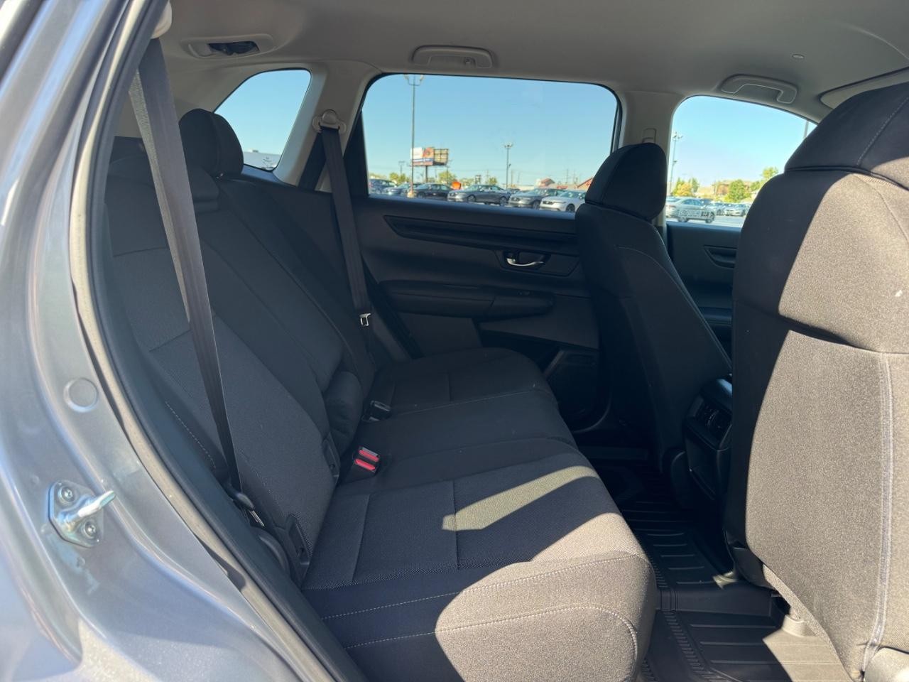 Honda CR-V Vehicle Full-screen Gallery Image 10